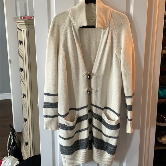 Gap Sweater/Cardigan - Picture 2 of 10